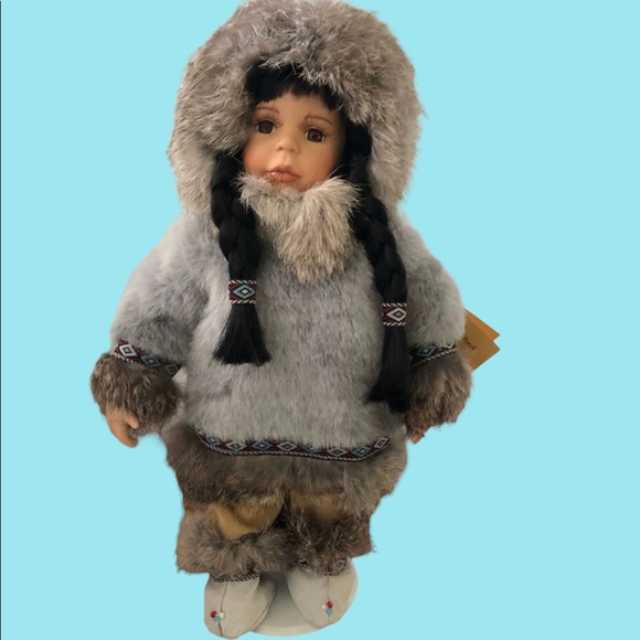 Hand Crafted Native Alaskan Doll - Picture 4 of 10